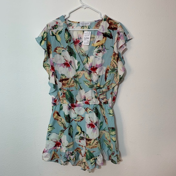 Whyte Eyelash Floral Print Ruffle Romper Sz Large - Picture 2 of 3